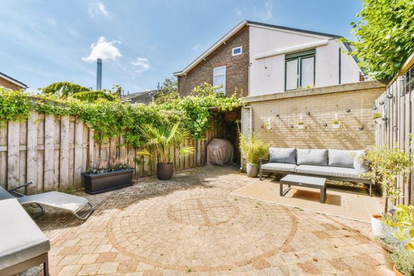 Cost of Courtyard Patio Service in Columbia